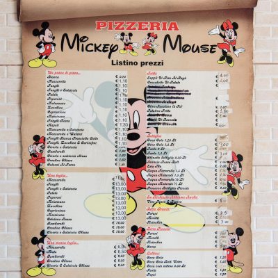 MAX76 Pizzeria Mickey Mouse ad Aprilia Campo di Carne. Pizza per tutti i gusti.