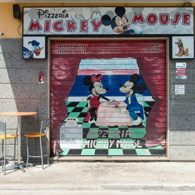 MAX76 Pizzeria Mickey Mouse ad Aprilia Campo di Carne. Pizza per tutti i gusti.