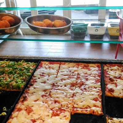 MAX76 Pizzeria Mickey Mouse ad Aprilia Campo di Carne. Pizza per tutti i gusti.