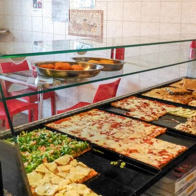 MAX76 Pizzeria Mickey Mouse ad Aprilia Campo di Carne. Pizza per tutti i gusti.